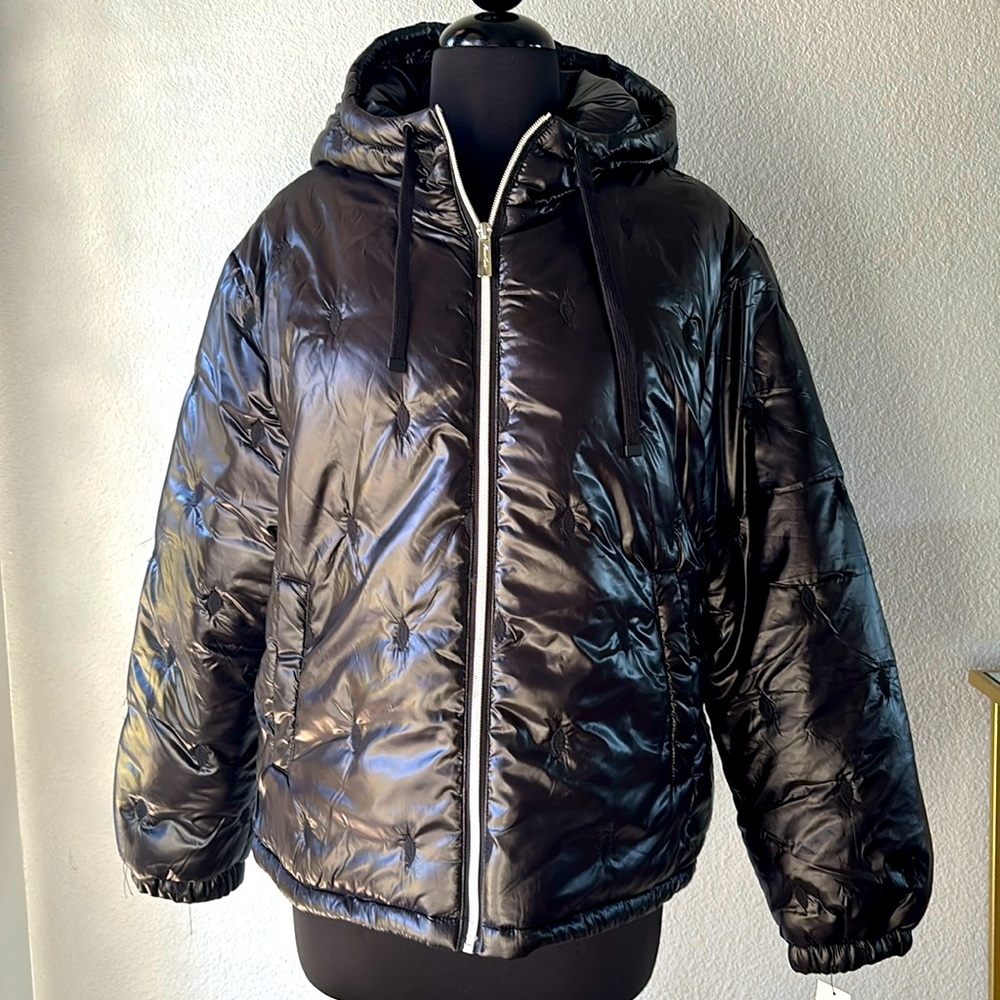 Keneth Cole black puffy jacket. New
Last price‼️